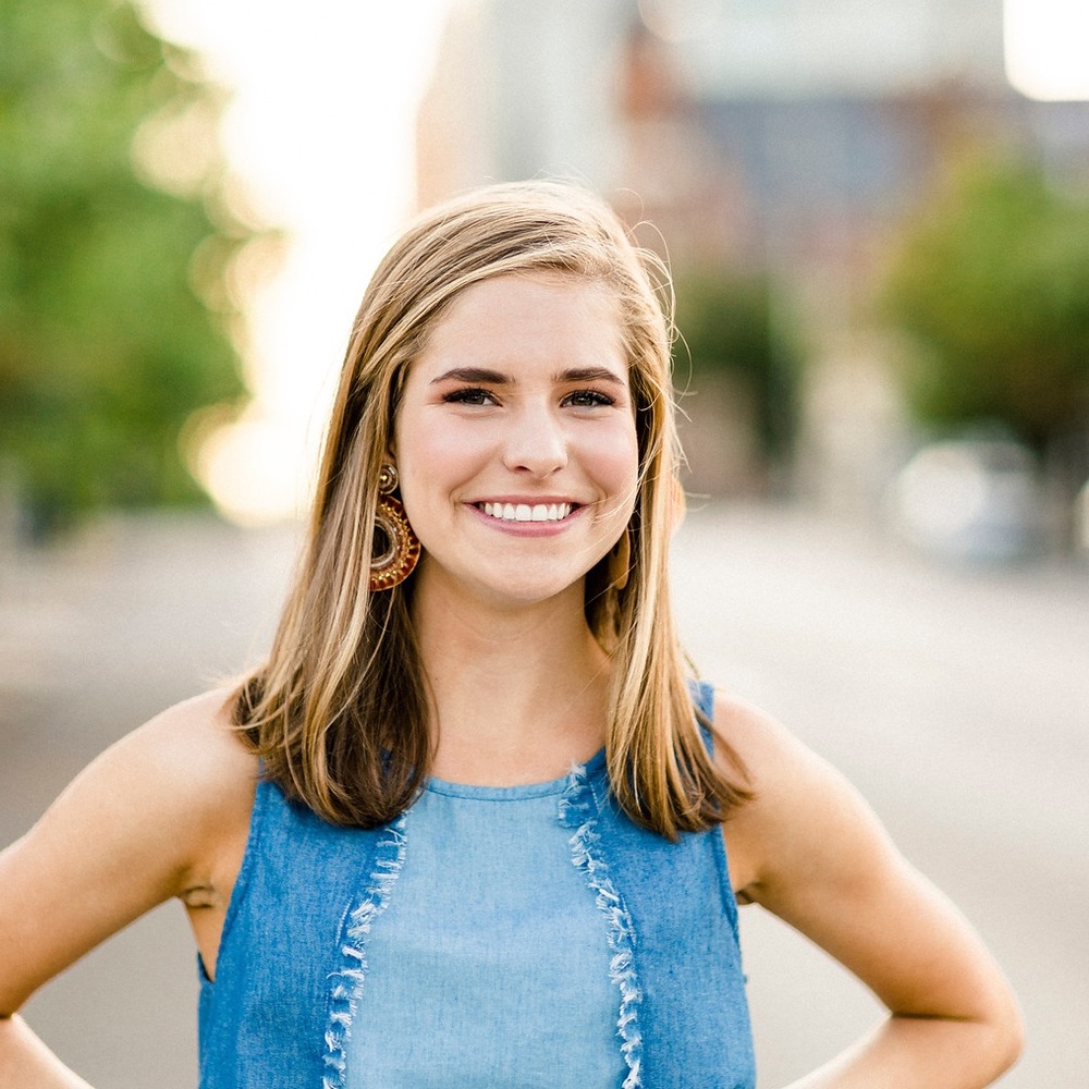 Meet your Posher, Adah